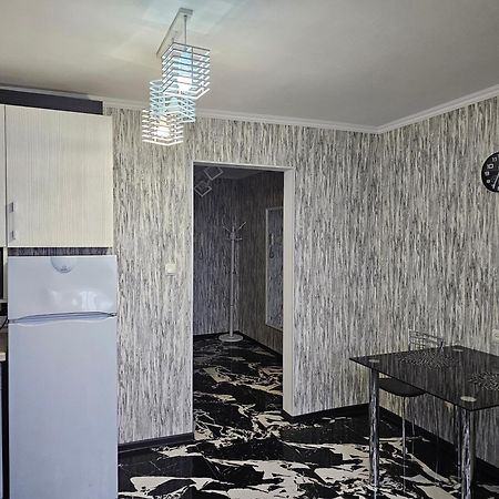 Black And White Apartment Chisinau Luaran gambar