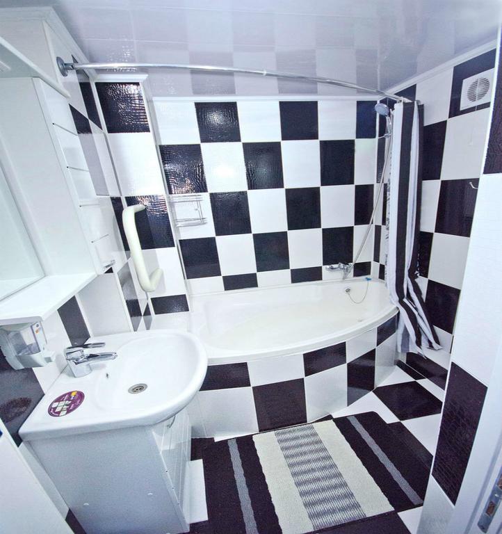 Black And White Apartment Chisinau Luaran gambar