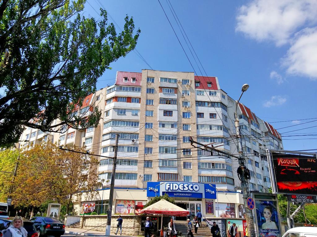 Black And White Apartment Chisinau Luaran gambar